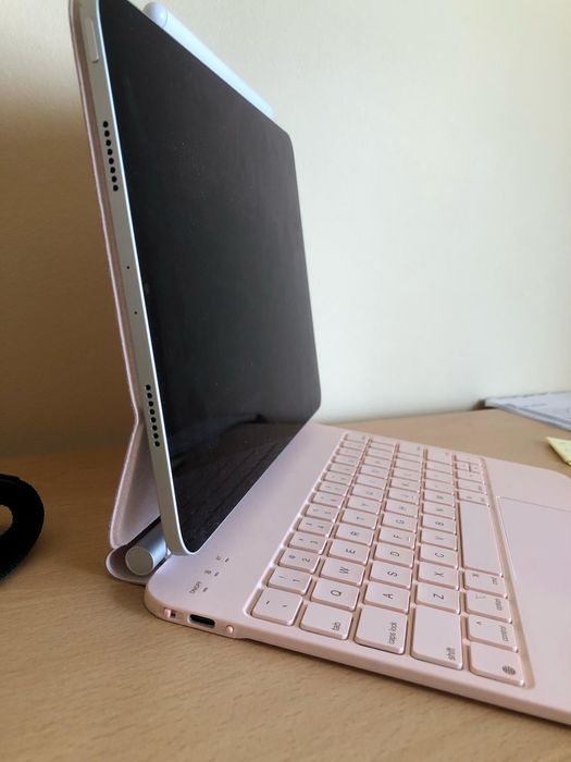 Husă ROZ cu tastatură pentru iPad/Pro 1/2/3 si iPad Air 4/5, 11 inch