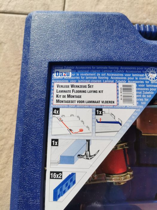Kit pentru montaj parchet laminat.