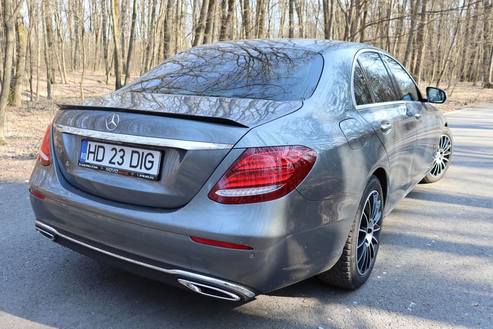 Mercedes-Benz E Mașină foarte îngrijită
