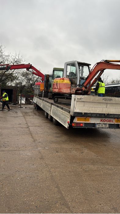 Vand utilaje de constructii miniexcavatoare de 3,5 tone mai mule buc