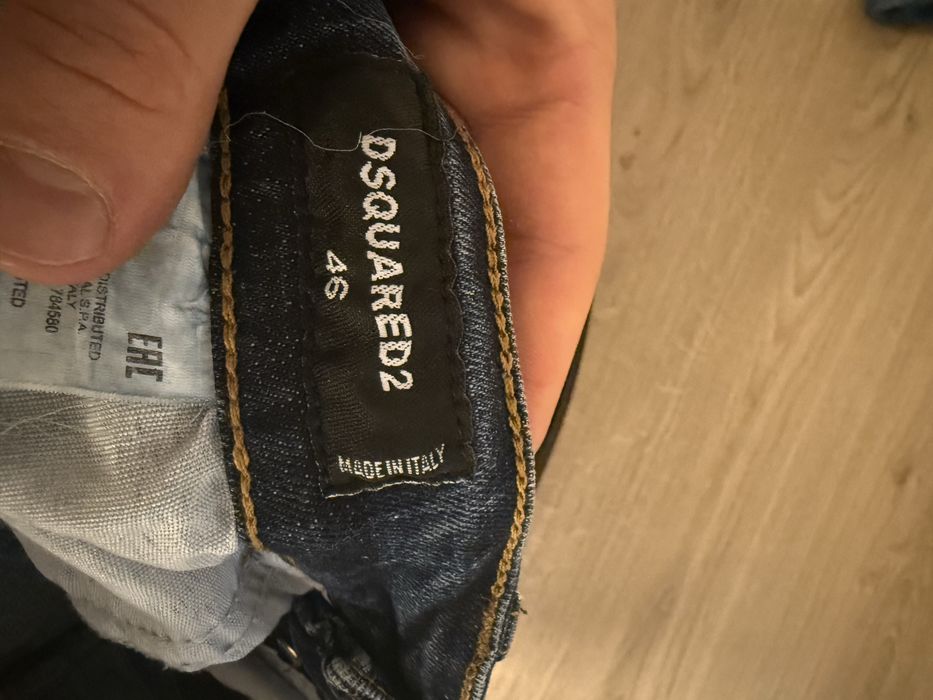 Дънки DSQUARED2 46 номер Отговаря на номерация S/M
