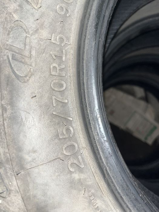 Продам жирную резину r15