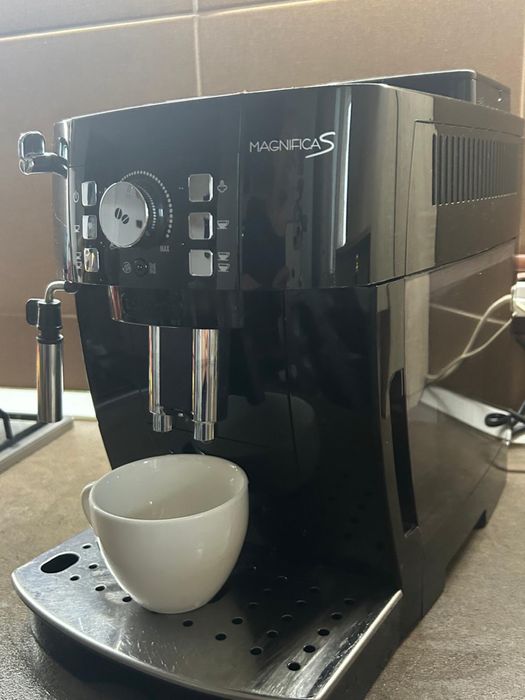 Expresor cafea Delonghi Magnifica