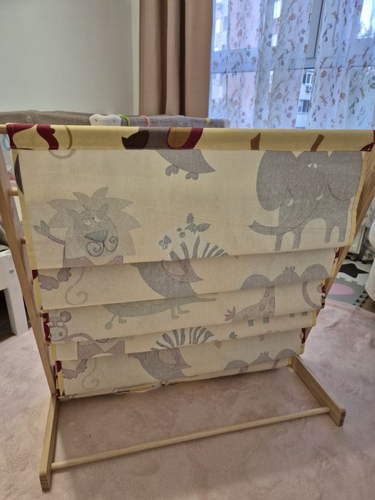 Biblioteca Montessori pentru carti si jucarii