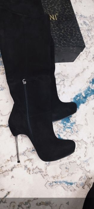 Продам осенние  сапоги