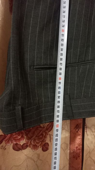 Костюм новый продам. 48-50 размер.