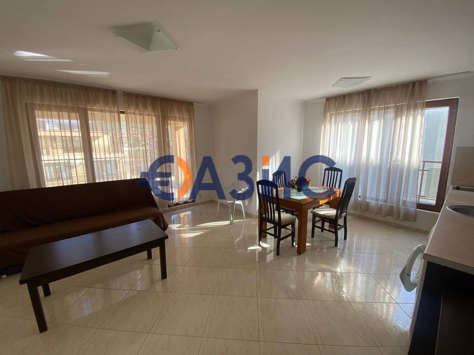 Голям тристаен апартамент с две спални, 6 етаж, България, Свети Влас,