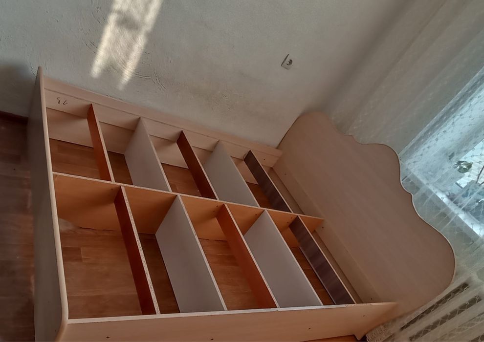 Продам кровать без матраса