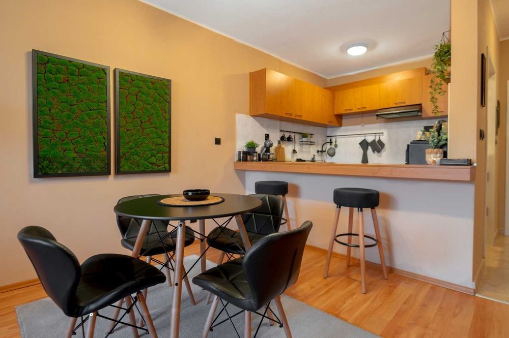 Дава се под наем Двустаен апартамент в София, Център - 78 кв.м за 510 € - Снимка #1