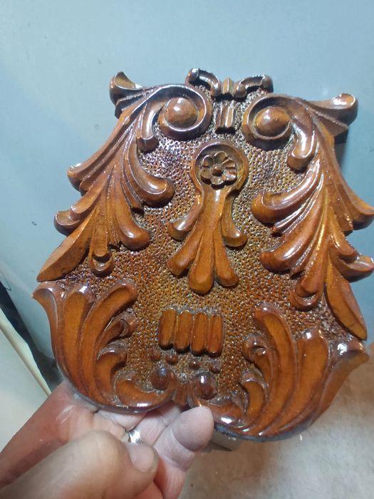Elemente decorative din alama lemn cupru bronz