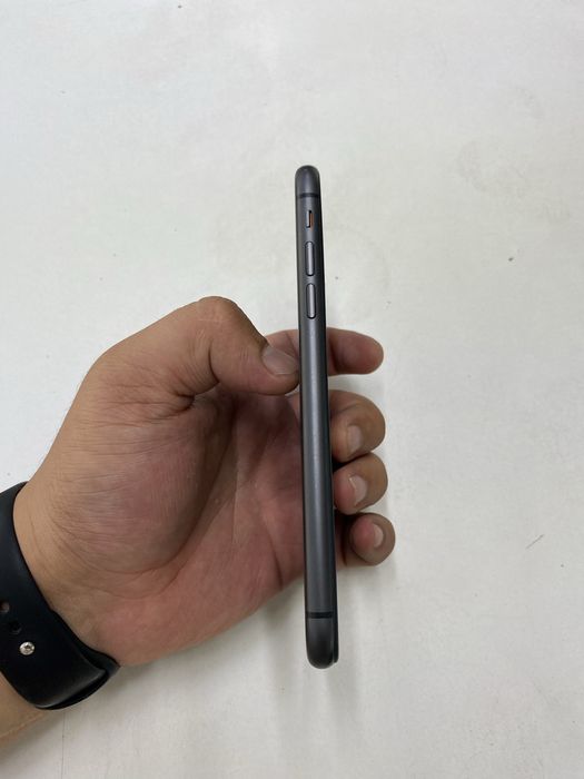 Iphone 11 (64GB)