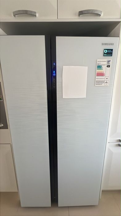 Холодильник Samsung