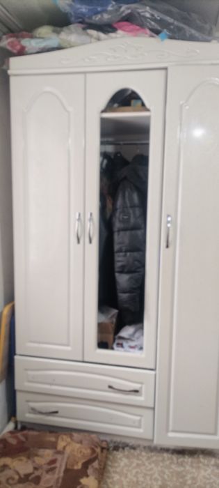 Продам шифоньер срочно