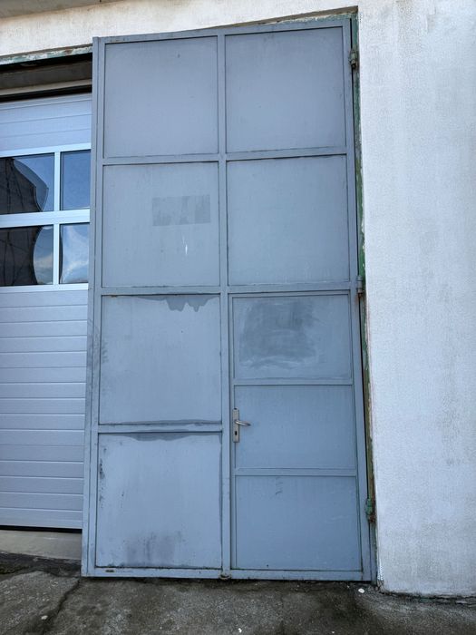 Двукрили метални  врати