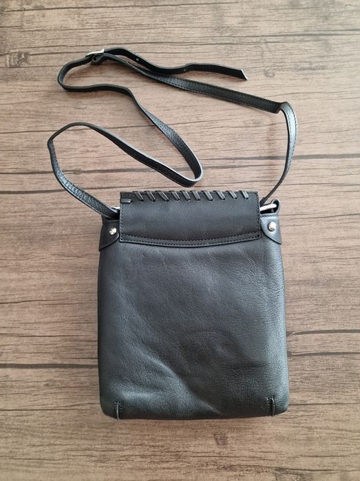 Страхотна мъжка кожена чанта 
размери 22см х 26см х 4см , цена бО