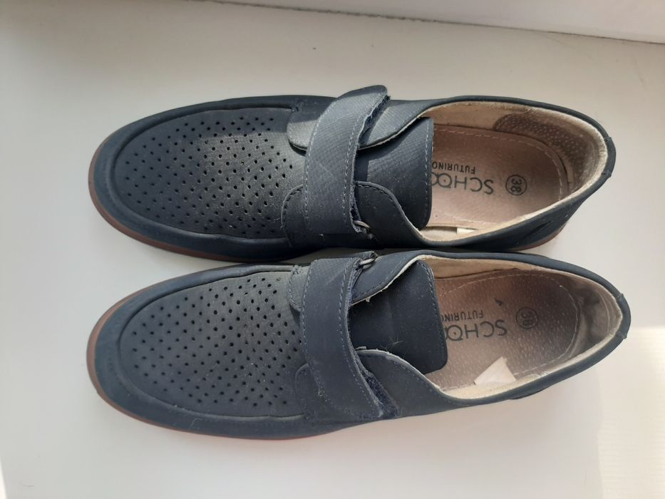 Продам туфли школьные