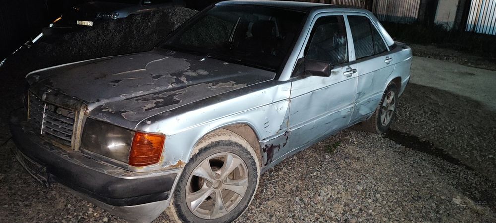 Запчасти на Мерседес 190