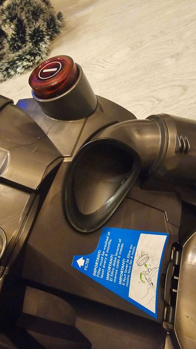 Прахосмукачка Dyson DC19, професионално профилактирана