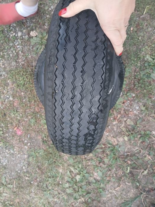 2 roți + 1 roată de rezervă