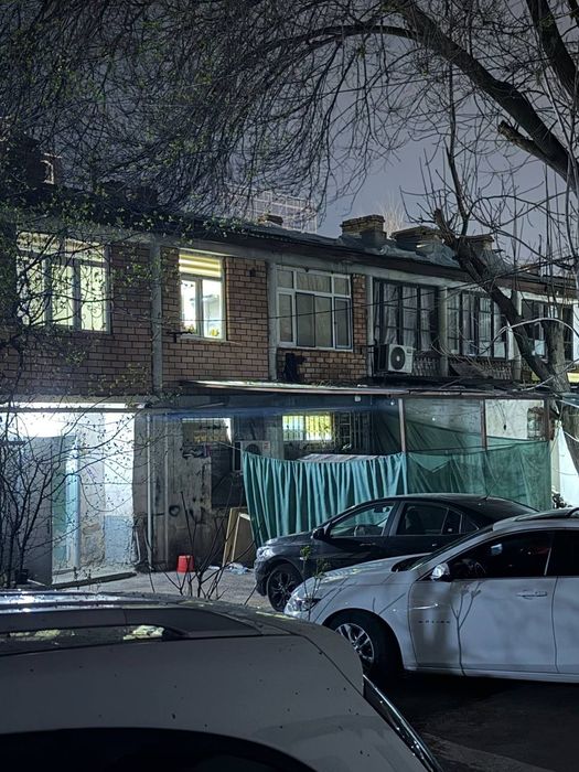 Продам двухкомнатную квартиру.  Алмазарский район.