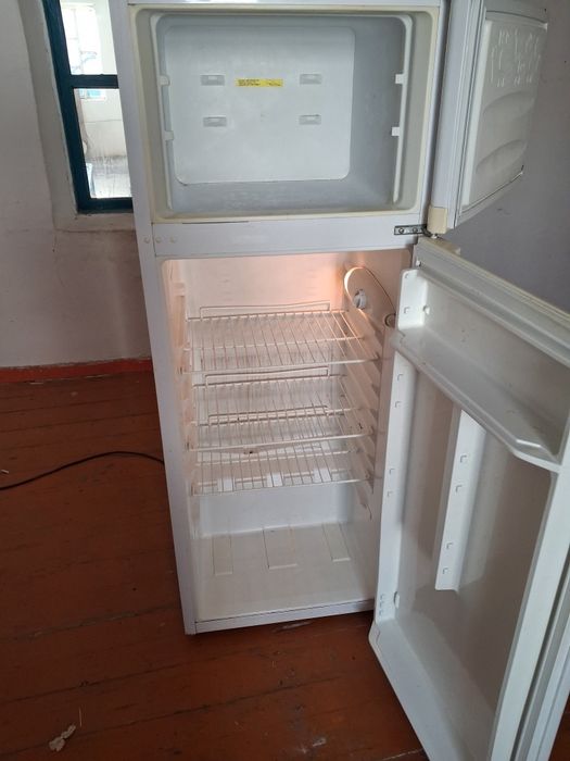 Холодильник сатылады