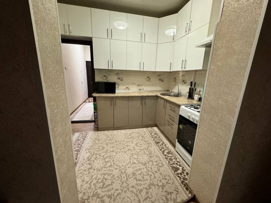 1/4/4 (39кв.м.) 8 микрорайон | с ремонтом, мебель и техника в подарок!