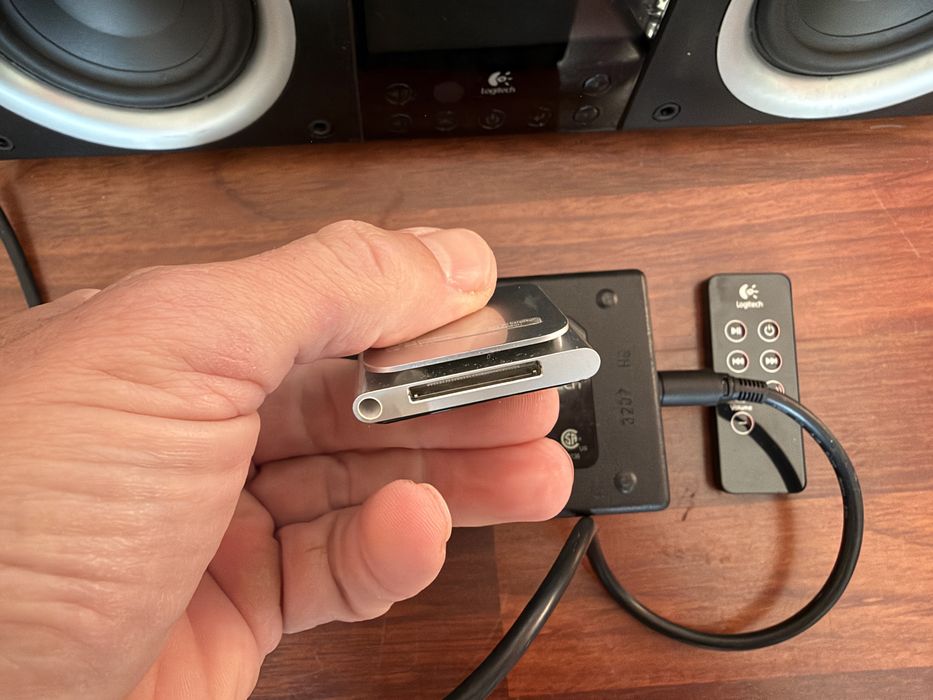 Logitech Pure Fi Elite Ipod Nano 6