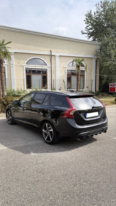 Volvo V60 R-Design 1.6 T4 Benzină