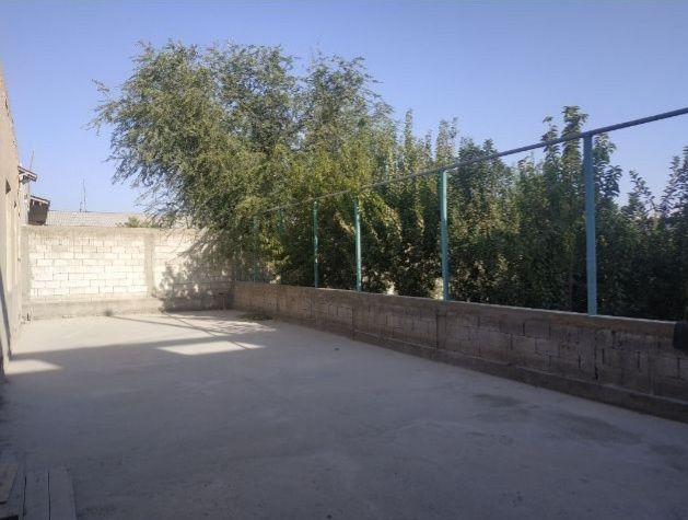 Ховли 7 соток иподром бозор олдига срочно сотилади