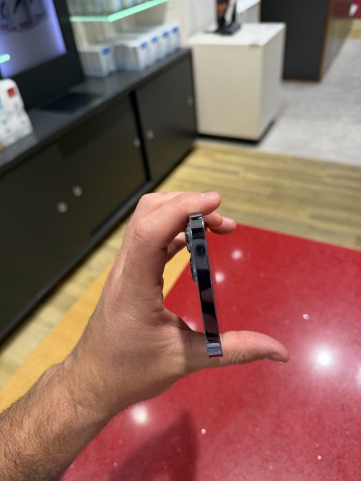 Продам Iphone 13 Pro Max