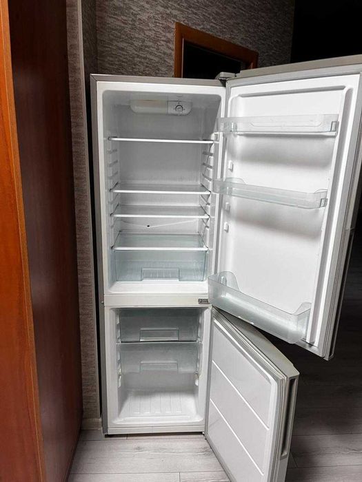 Продам холодильник Samsung