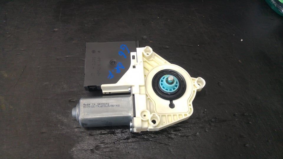 Motoras macara dreapta fata vw golf 6 5k1 992729105 0536009302 1k0959702af 1k0959792q