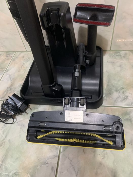 Aspirator vertical fara fir Karcher