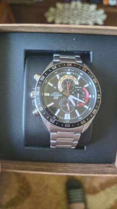 Vând ceas Casio Edifice
