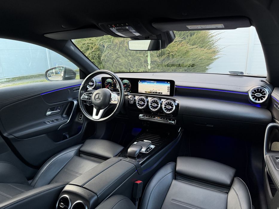 Mercedes-Benz~CLA 180~Burmester~Lumini Ambientale~Lane Assist~2020