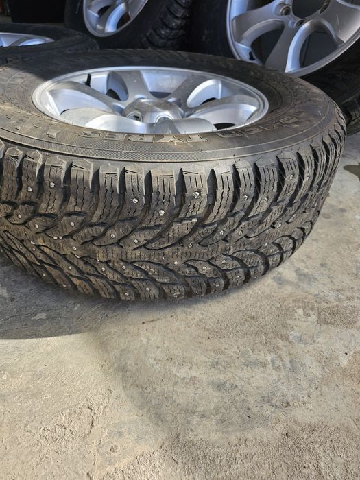 Продам шины с дисками в сборе nokian hakapellita 9