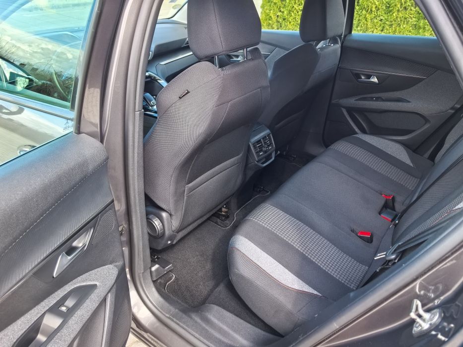 Peugeot 3008 1.5BlueHDI 131kc 2022г