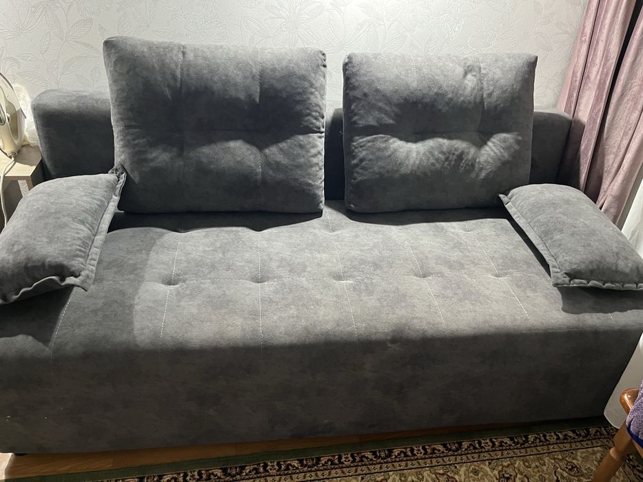 Продам диван в хорошем состояние