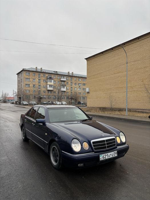 В продаже Мерседес W210
