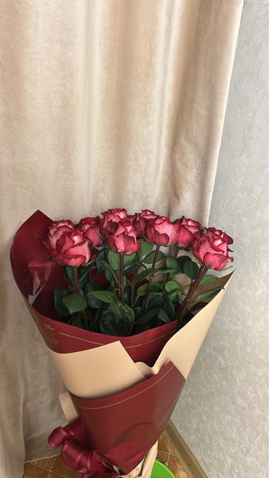Цветы 11 роз продам