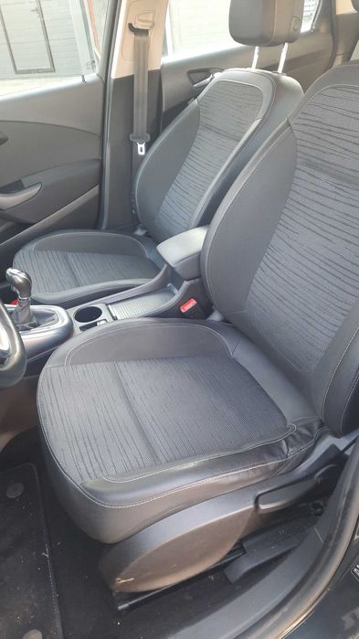 Opel astra sports tourer 2014