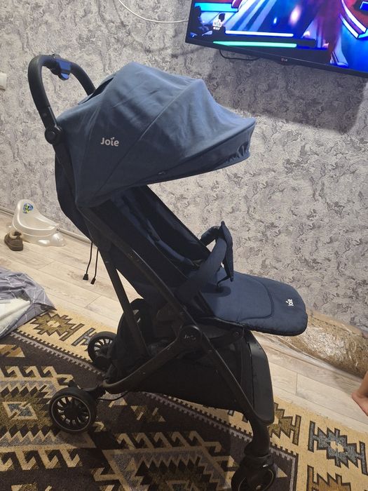 Продам коляску joei tourist