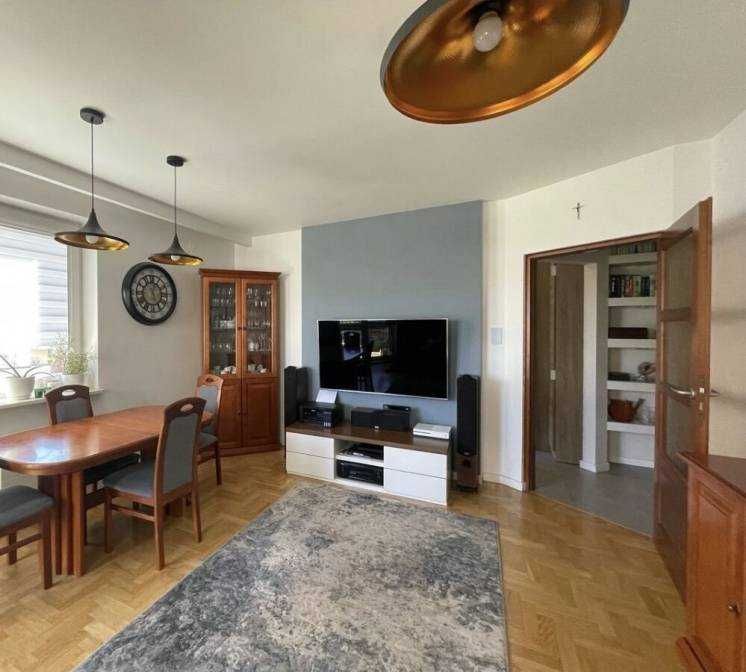 Дава се под наем Двустаен апартамент в София, Център - 65 кв.м за 402.9 € - Снимка #2