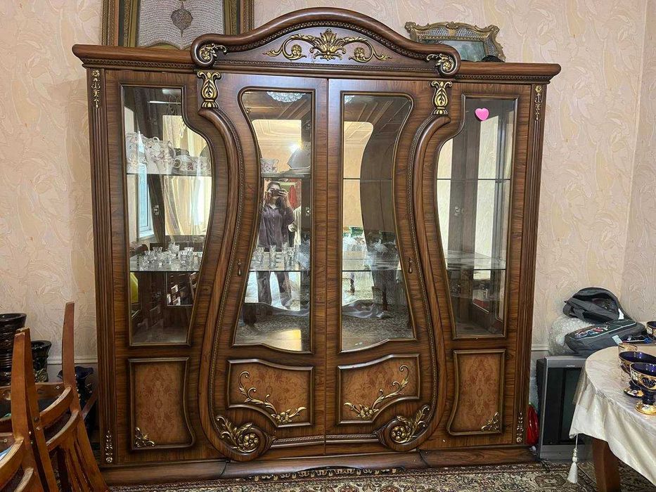 Комод и стенка для гостинной комнаты