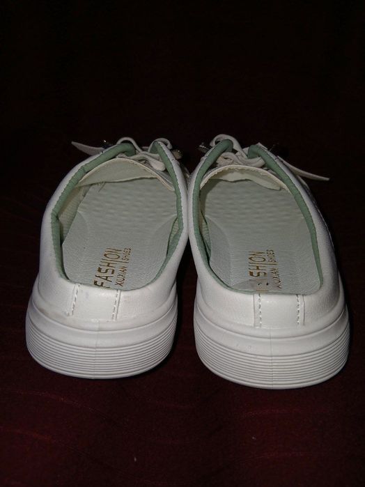 Из США, женские белые кеды.