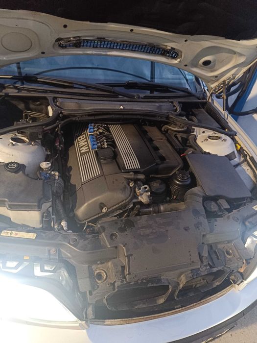 Продавам BMW 330 XI