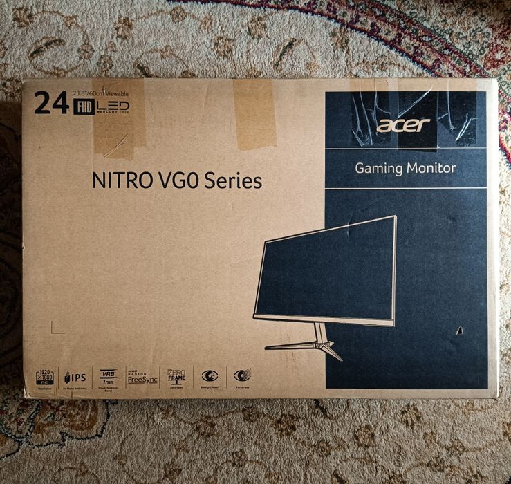 Vând Laptop,  Monitor.