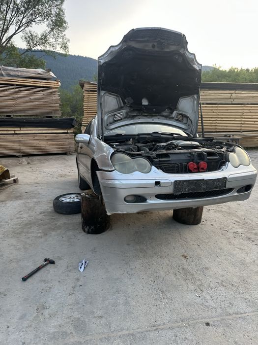 Mercedes c220 143kc w203 за части