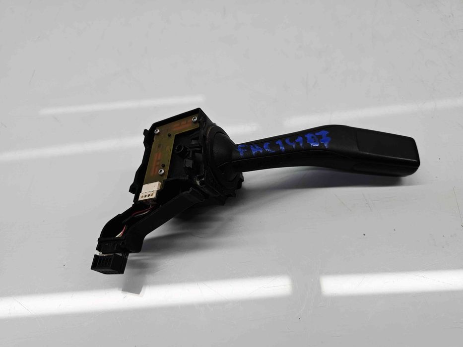 Maneta semnalizare Volkswagen Caddy 3 (2KA, 2KH) [Fabr 2004-2009] 1K0