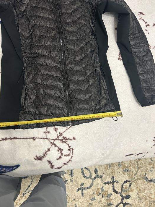 Geaca columbia masura M pret 100 lei